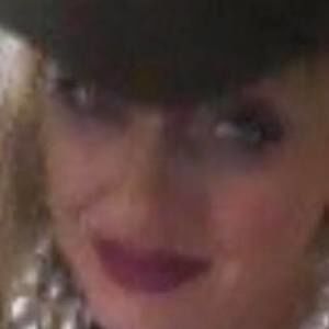 Meet your Posher, Suzanne